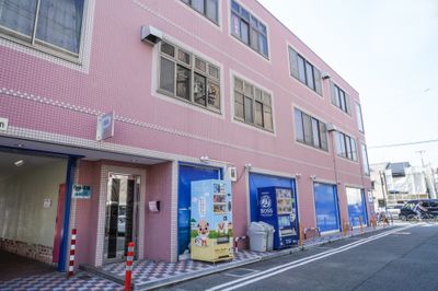 スタジオ・ブロードウェイ 貸し会議室の入口の写真