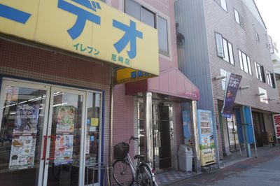 スタジオ・ブロードウェイ 貸し会議室の入口の写真