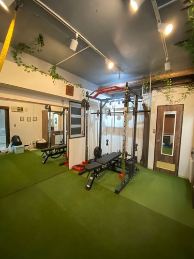 LiMEレンタルジム　市ヶ谷 完全個室！落ち着いた雰囲気のプライベート空間レンタルジムの室内の写真
