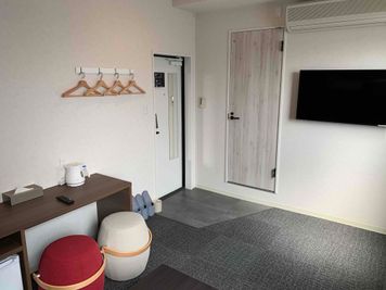 駅近! 完全個室! Wi-Fi完備! 駐車場無料! 1Fラウンジ使用可能！ - どやねんホテルズ バクロ