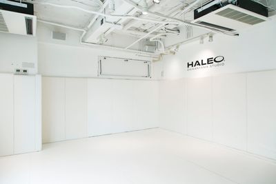 白を基調とした爽やかな空間です。 - HALEO代官山スタジオの室内の写真