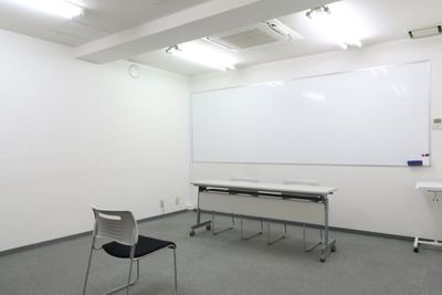 面接・面談 - レンタルスペース 　パズル浅草橋 セミナールーム・貸し会議室3Aの室内の写真
