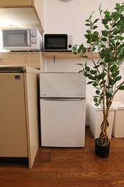 冷凍冷蔵庫や電子レンジ、トースターなど設置しています。 - 【GHON】便利な立地の戸建貸切 戸建て貸切　#201の設備の写真