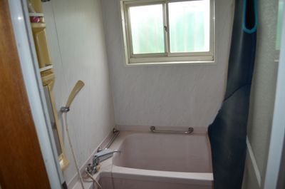 シャワー室（中）他に（小）も有り - 里海荘 ネイチャーフォトギャラリーの室内の写真