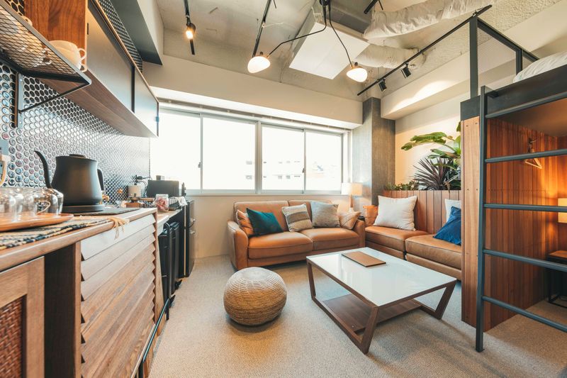 広々リビング（401） - illi 下北沢