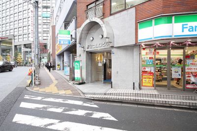 【メイプル】新宿タカシマヤ前 2号店レッスンスペース貸し会議室の外観の写真