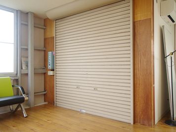 業務用エレベーターH2200×W1940×D1520㎜（積込み可能サイズ1480 - ONVO STUDIO INA レンタルスタジオの設備の写真