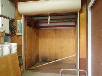 業務用エレベーターH2200×W1940×D1520㎜（積込み可能サイズ1480 - ONVO STUDIO INA レンタルスタジオの設備の写真