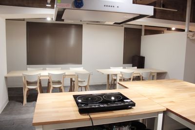 広い、ダイニングスペース20㎡ - レンタルスペース 　パズル浅草橋 レンタルキッチン スペースの室内の写真