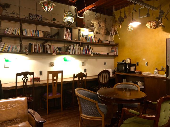 1階ラウンジスペース - 泊まれる純喫茶　ヒトヤ堂 期間限定の撮影スタジオの室内の写真