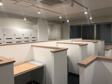 【閉店】コワーキングスペース和と匠の時 ブース席（半個室タイプ）の室内の写真