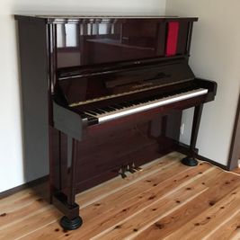 ガーシュウィンのピアノ - 古民家スペースかえるての室内の写真