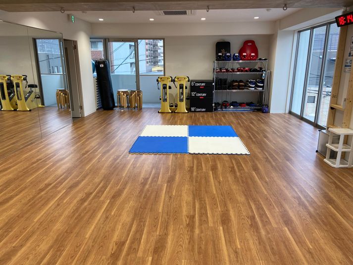 ダンス、プライベートレッスン - サンパワージム