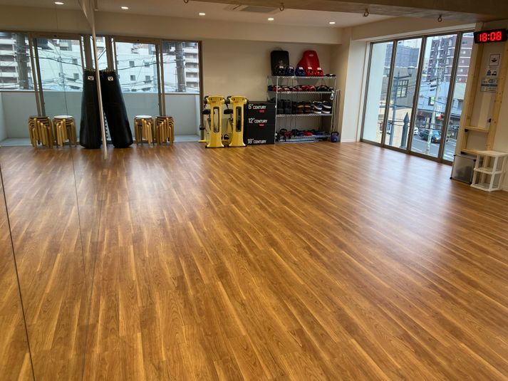 ダンス、プライベートレッスン - サンパワージム