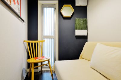 ソファ２ - 撮影や女子会にキッチン付き戸建 西中島コンフォートハウスの室内の写真