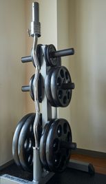 パワープレートは１１７ｋｇまでご用意！ - セルフィット藤沢鵠沼店 完全個室貸切ジム　セルフィット鵠沼店の設備の写真