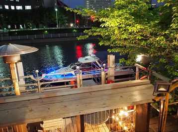 オプションのクルージング。30分間でレインボーブリッジをくぐって戻ってきます。 - ラウンジクリブの設備の写真