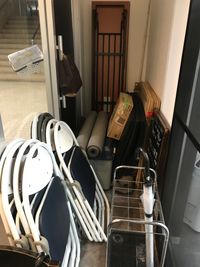 会議用テーブル、椅子、運動マット、リノニウム、ベニヤ板など、多種ダンスに対応可能 - ライオンズプラザ市が尾 HAPPY SMILE 俱楽部　HAPPYスタジオの設備の写真