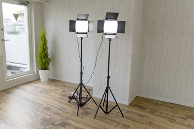 撮影ライト×2個(有料) - Space et cetera 大須店 「Space et cetera(スペースエトセトラ」の設備の写真