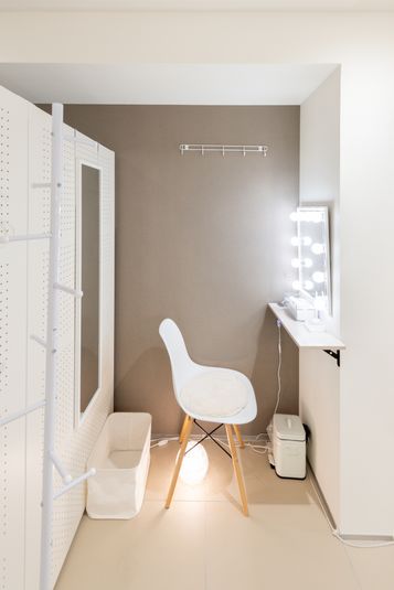 完全個室レンタルサロンキラリラ神戸元町ウェスト店 - キラリラ神戸元町ウェスト