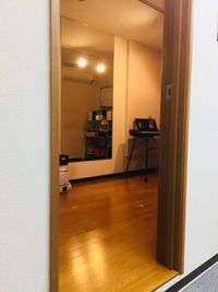 スタジオ入口ドア - ＲＲＲ（音楽教室内レンタルサロン レンタルスタジオ・サロンの入口の写真