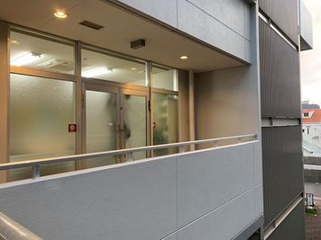 会議室の外側です - 【2024/10末 閉店】ニルキューブ 会議室の室内の写真