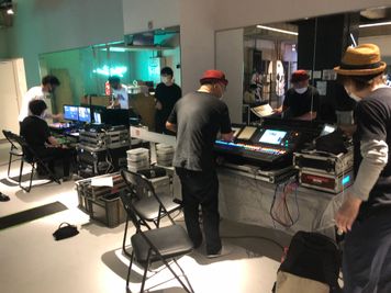 撮影風景②
お持ち込みの機材で多種多様な撮影が可能です。 - in the house / Nishiwaseda ★イベント実績多数★おしゃれな地下空間でイベント・展示会・撮影の室内の写真