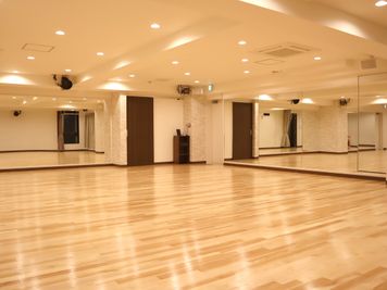 120㎡の大型レンタルスタジオ。ダンス・撮影・会議・イベントなど多目的にご利用できます。 - TDSレンタルスタジオ池袋