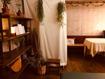 シェアサロンLaQoo心斎橋 RoomA（1F個室）の室内の写真