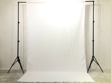 撮影用背景(白、黒、緑)
布サイズ200×300mm - パウダールーム ギャラリー POWDERROOMの設備の写真