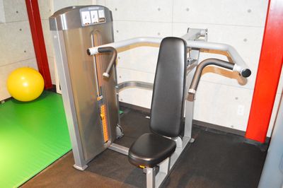 ショルダープレス - アルカビル Sinwa Training Gym（真和トレーニングジム）の設備の写真