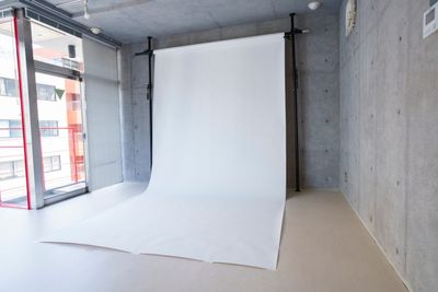 バック紙もご利用いただけます（有料）。 - IWA-P スタジオ神南 撮影スタジオ、レンタルスタジオの室内の写真