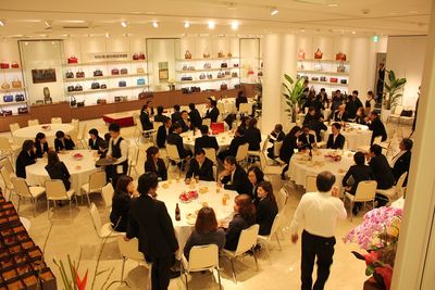 パーティー - イベントホール洛央 全面（大ホール）の室内の写真
