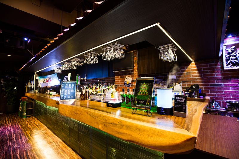 スリーモンキーズカフェ上野店 - グレースバリ上野公園前店　