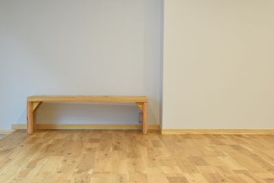 DIYで作ったかわいいベンチ - コスモコート　レンタルスペースの室内の写真