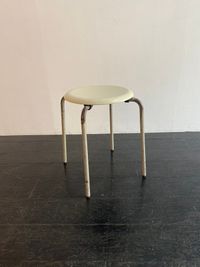 椅子4×2脚 - SOCIAL TOKYO ギャラリー&エキシビジョンの設備の写真