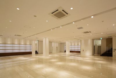 天井高さ3.5m
開放的なスペースです - イベントホール洛央（大ホール） イベントスペースの室内の写真