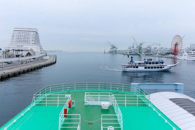 当日予約可能、船に乗って景色を背景に、海上から撮影ができます。フォトウエディング・ＣＭ撮影　WIFI各種電源完備 - 神戸ベイクルーズ
