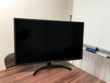 31.5型モニター / 32MN50W-B - FSB＠秋葉原 FSB秋葉原　個室会議室の設備の写真