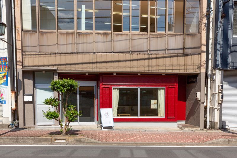 1階　オープンスペース - コワーキングスペースＬＡＭＰ