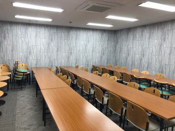 最大54名の個室、塾などの教室として定期利用可能！ - サイオスボウル