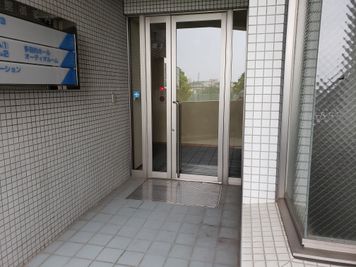 レンタルスタジオ BigTree  和泉和気店B＆Cルーム 和泉和気店　B＆Cルームの入口の写真