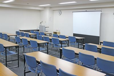 四ツ橋・近商ビル7A（スクール形式） - SMG/ 四ツ橋・近商ビル ＳＭＧ貸し会議室近商ビル7階A室の室内の写真