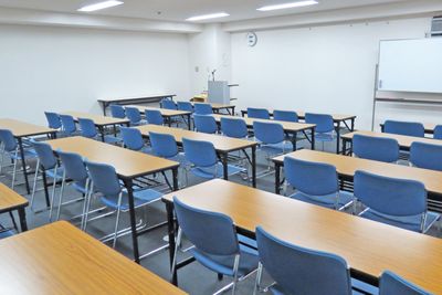 近商ビル7階A室【四ツ橋・心斎橋エリア!駅から徒歩30秒!】10~45名まで。無料備品も多数!同ビル内に複数会場ございます。 - SMG/ 四ツ橋・近商ビル