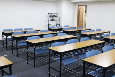 四ツ橋・近商ビル7A（スクール形式） - SMG/ 四ツ橋・近商ビル ＳＭＧ貸し会議室近商ビル7階A室の室内の写真