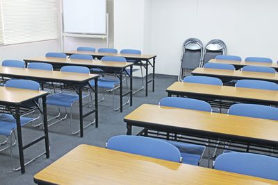 四ツ橋・近商ビル7A（スクール形式） - SMG/ 四ツ橋・近商ビル ＳＭＧ貸し会議室近商ビル7階A室の室内の写真