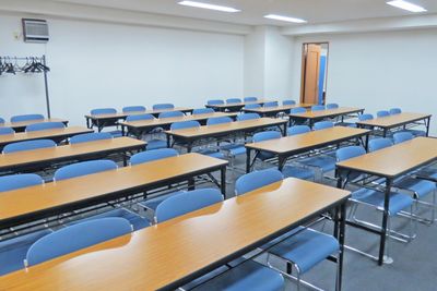 四ツ橋・近商ビル7A（スクール形式） - SMG/ 四ツ橋・近商ビル ＳＭＧ貸し会議室近商ビル7階A室の室内の写真