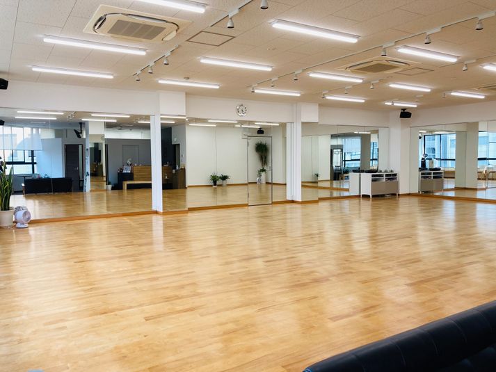 2020年7月鏡増設日当たり良好です - DanceStudioHeily レンタルダンススペースの室内の写真