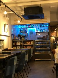 店内 - 葵禅カフェ＆バー テラス席付きデニムスタイルお洒落なカフェの室内の写真