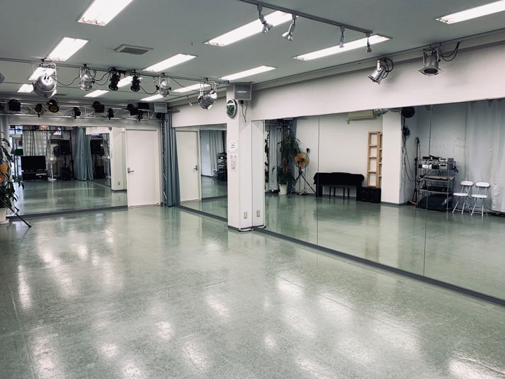スタジオM  京成稲毛駅前 ダンスレンタルスタジオＡルームの室内の写真